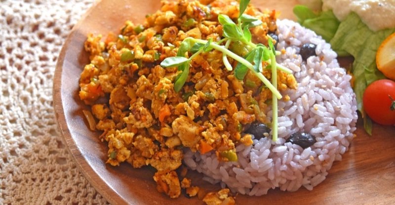 豆腐をひき肉代わりにして作った 木綿豆腐のドライカレー 江戸野陽子 野菜と豆腐の料理家 Note 豆腐をひき肉代わりにして作った 木綿豆腐のドライカレー 江戸野陽子 野菜と豆腐の料理家 Note