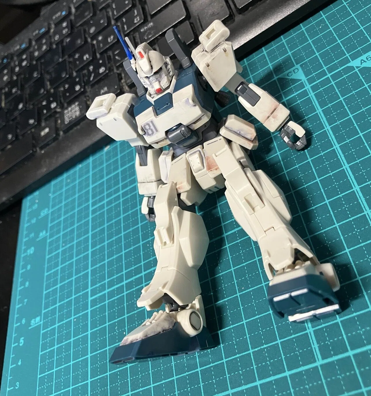 Let's play with the HG 1/144 Ez8｜ナルラボ