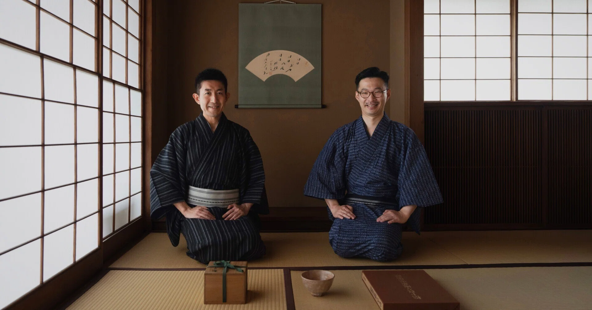 近代数寄者余論」第13回＝松下幸之助箱書（印刷）「朝日焼鹿背井戸形