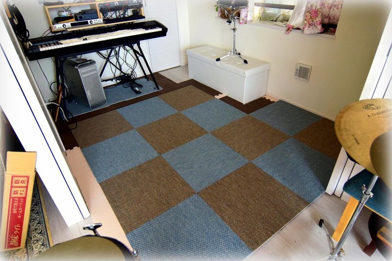 自宅練習時の騒音に最適な ドラムセットの防振 防音対策をdiyしてみませんか 床 窓 壁 と セット本体 旅の音楽家 Studio Iota Label スタジオ イオタ Note 自宅練習時の騒音に最適な ドラムセットの防振 防音対策をdiyしてみませんか 床 窓 壁 と セット本体 旅の音楽家 Studio Iota Label スタジオ イオタ Note