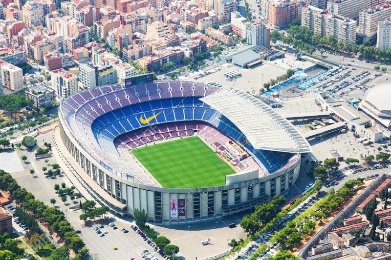 34444562-バルセロナ-スペイン-2014-年-8-月-1-日-カンプ-・-ノウ-バルセロナの最も大きい競技場の眺め-スペイン
