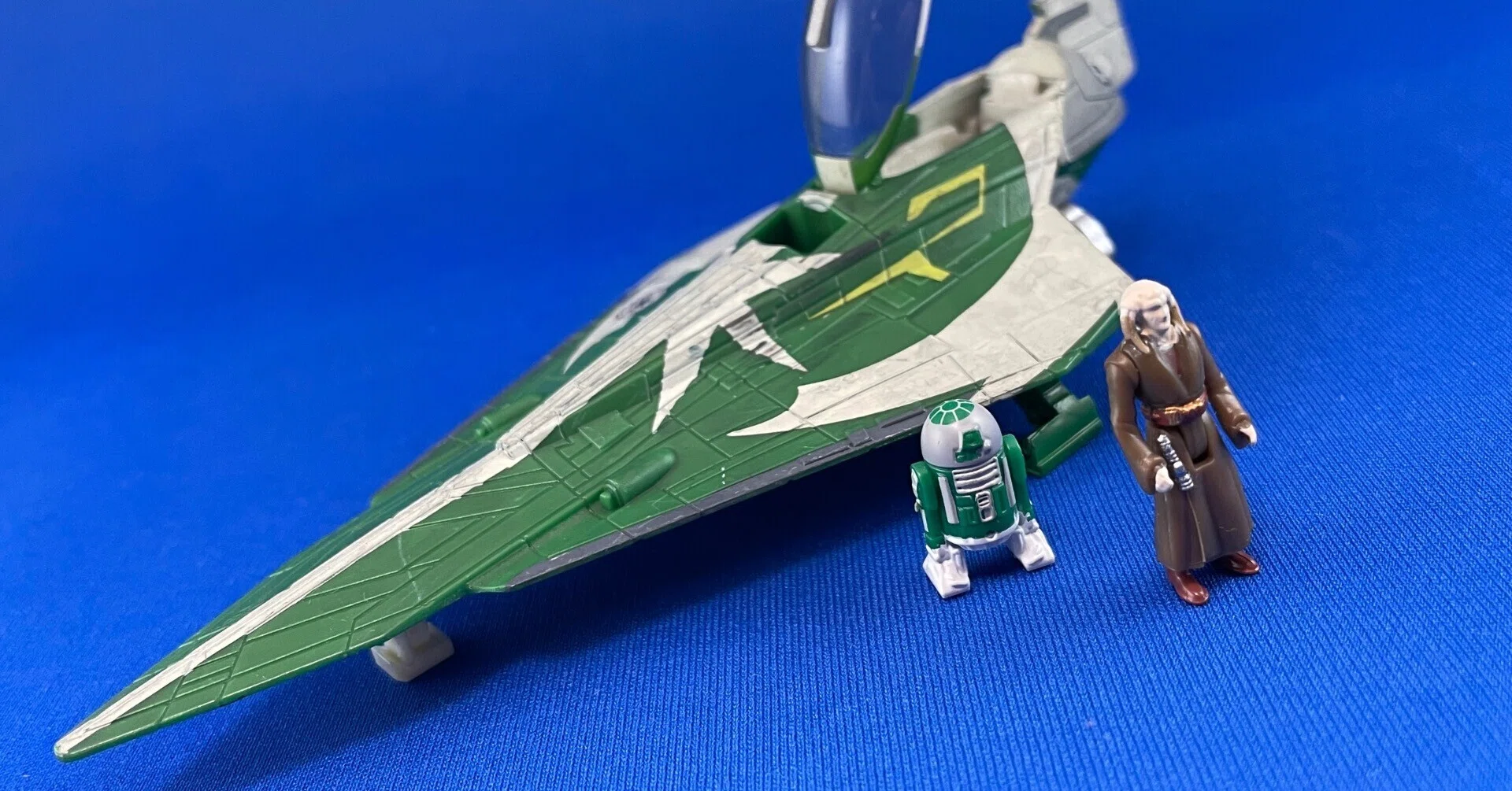 ハズブロ スターウォーズ 30th サシー・ティン ジェダイ スターファイター ジェダイ最強の戦闘機乗り】Micro Galaxy Squadron サシー・ティンの
