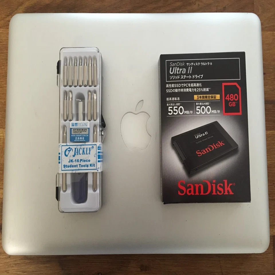 HDDの5倍】MacBook Pro early 2011のストレージ換装（HDD→SSD)編【速 