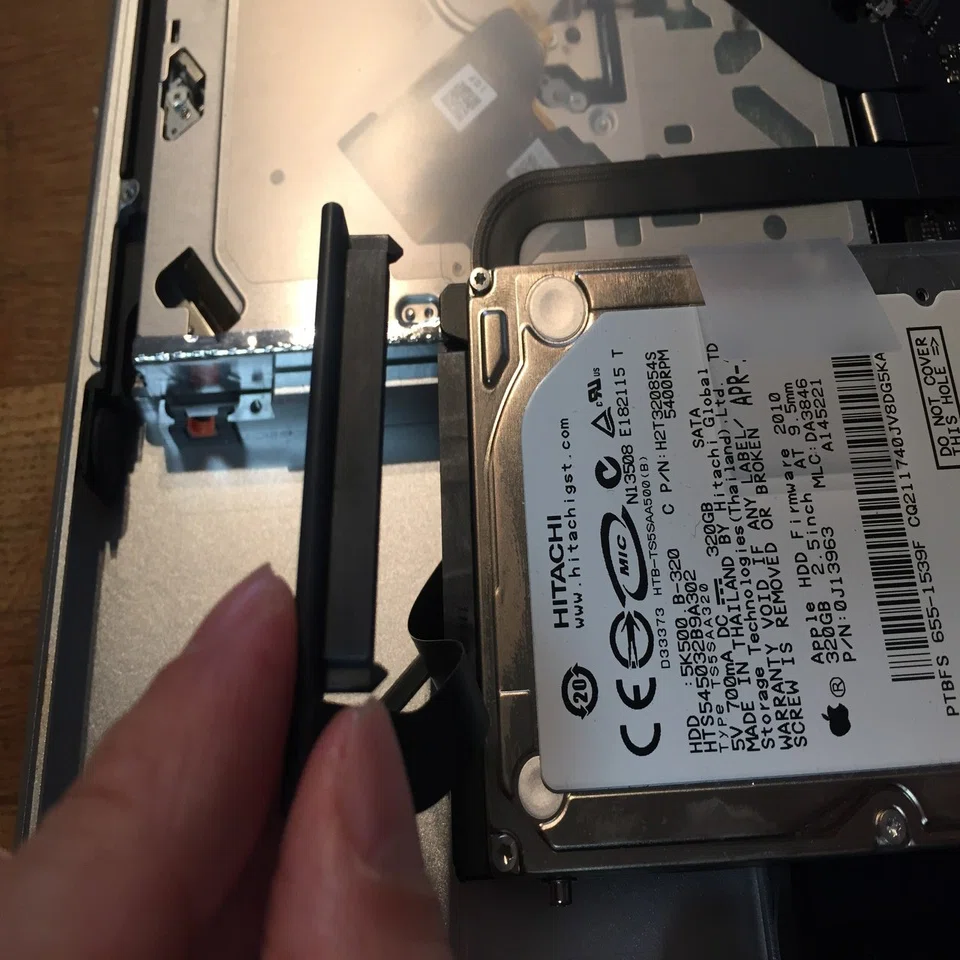 HDDの5倍】MacBook Pro early 2011のストレージ換装（HDD→SSD)編【速 