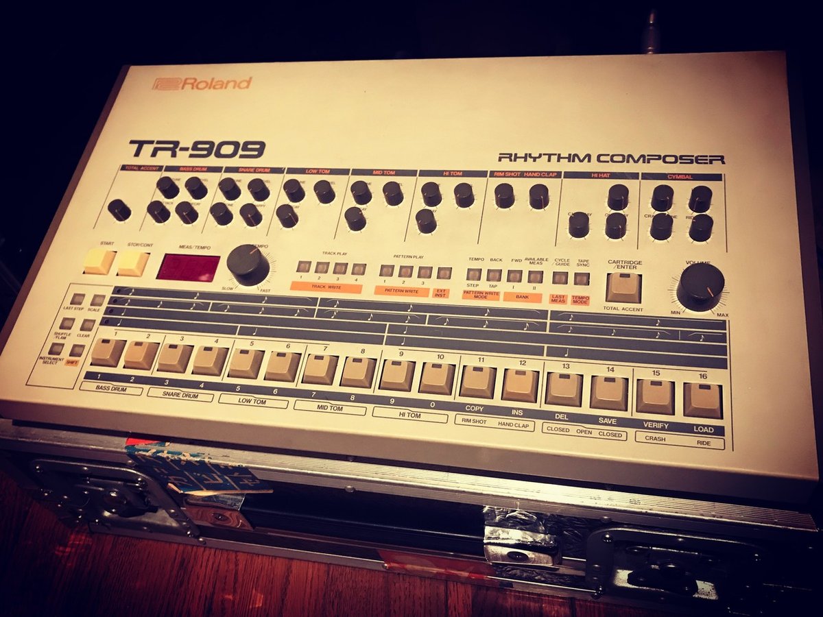 実機の存在感 〜TR-909考〜｜関口純（JunSekiguchi）