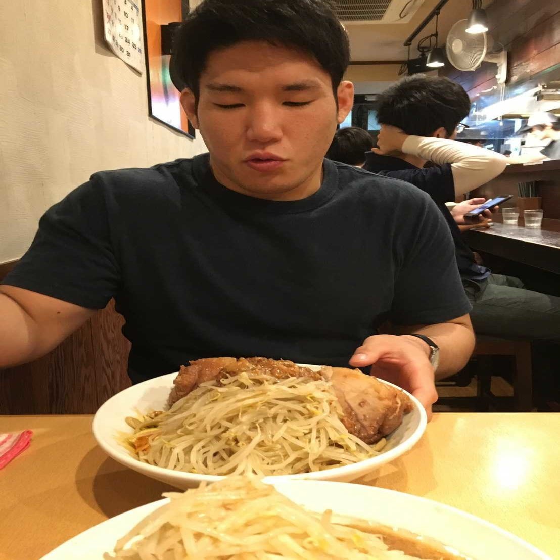 巷で話題沸騰中 女性も安心な レンタル二郎食べる人 とは Go Resort Baito Dive ダイブ
