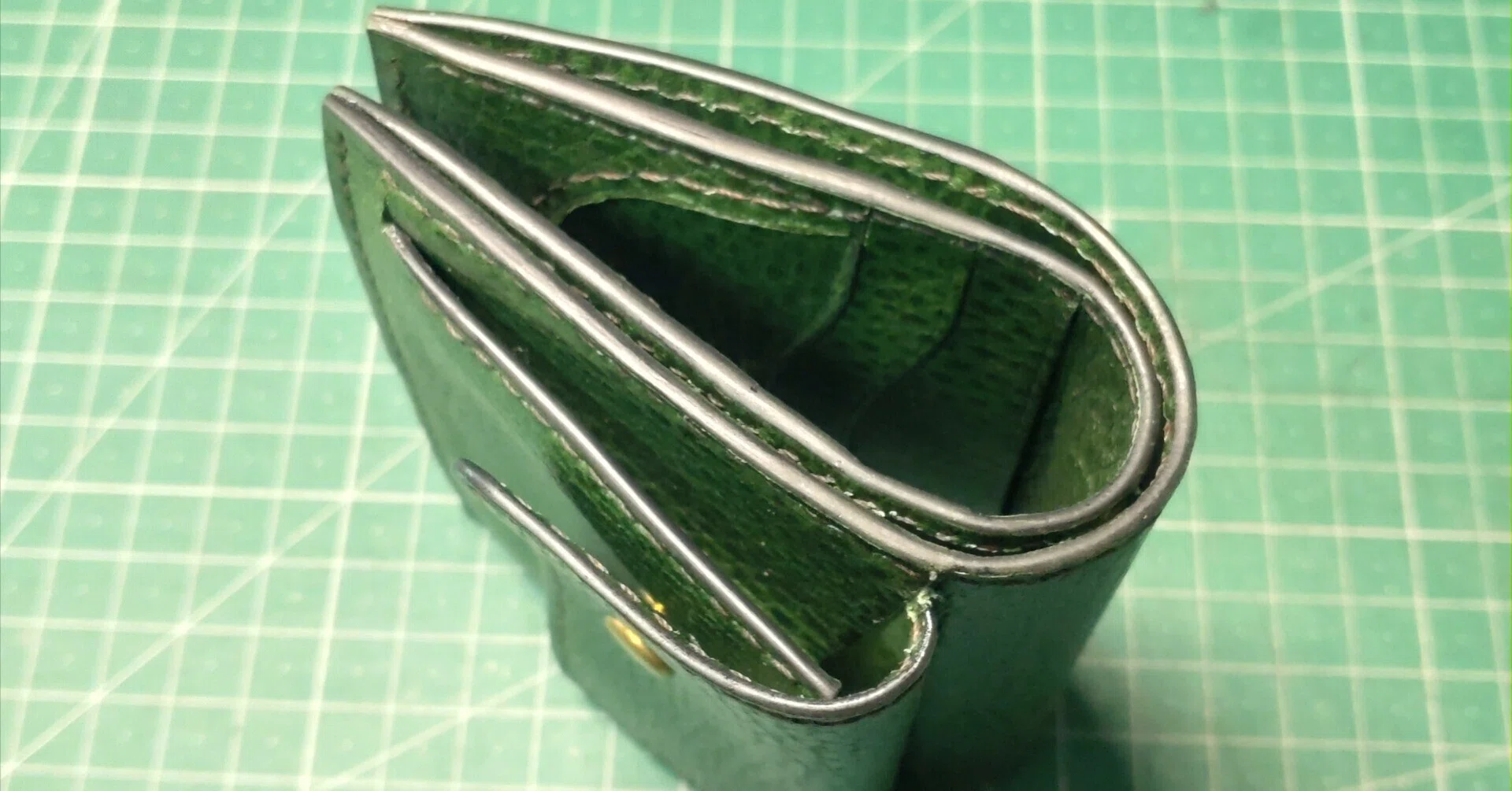 ゲンコウ（genkoh）コンパクト財布「何度でも」｜ゲンコウ 革小物作家