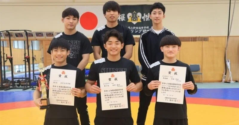 【新宮高校】レスリング部 近畿大会で２人が入賞、団体も３位