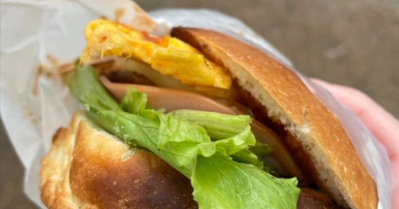 📝 からつバーガー 虹ノ松原本店 🇯🇵 (佐賀県)｜チャリっぱ