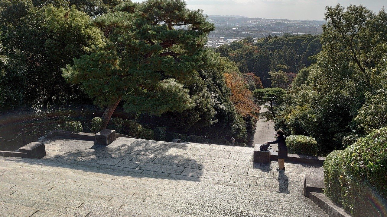 厳かな京都の名所 伏見桃山の明治天皇陵と大階段 ケイ Note