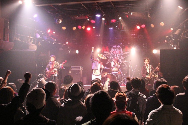 4月15日(金)、仙台MACANAで開催された「RED BULL LIVE ON THE ROAD 2016」に出演したハードロックバンド「JACK」のライブの模様を撮影させていただきました！！　2回に分けてアップします。