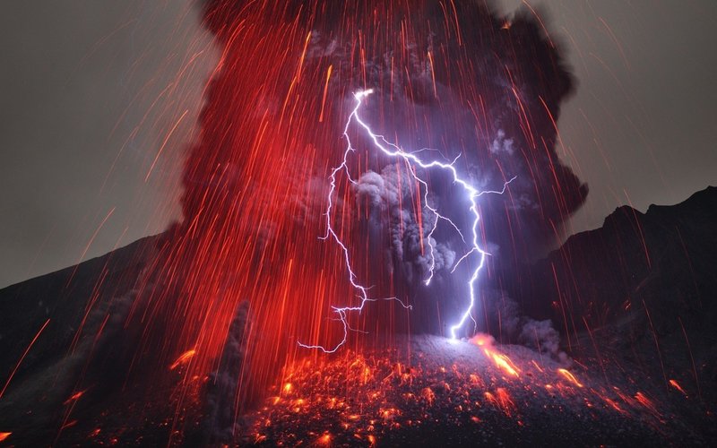 火山 雷