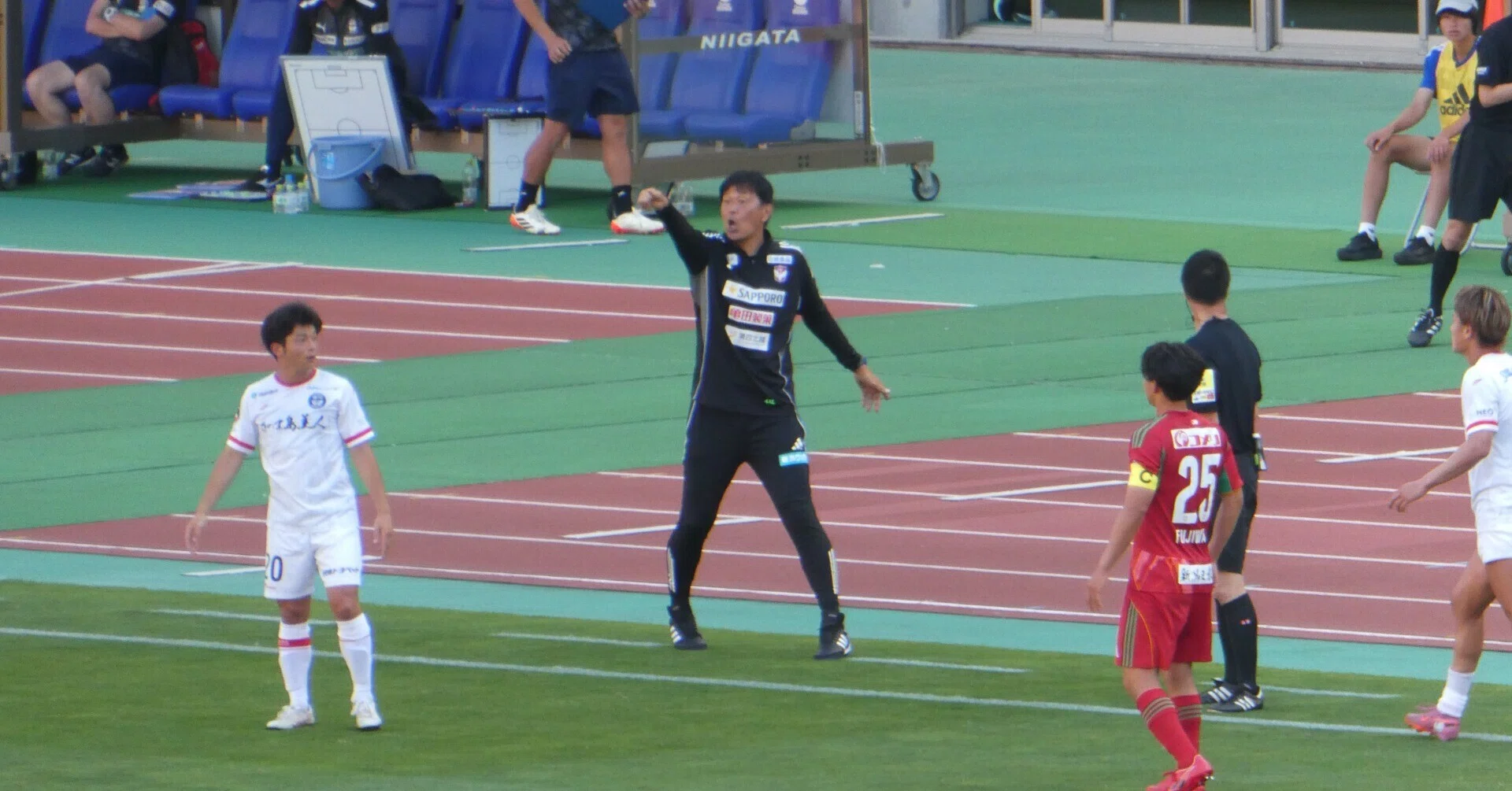 巨大監督と巨大感情と進化と再生と2026百年構想リーグJ2・J3の 