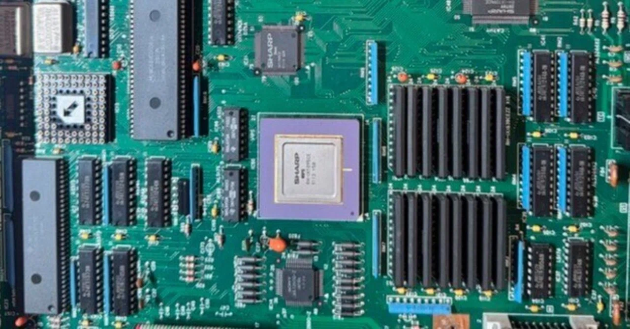 変更中 X68000 XVI 修理記録④ - 基板3枚のコンデンサ交換｜017