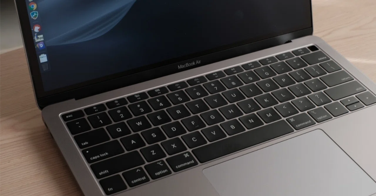 MacBook】日本語配列が嫌いすぎて、US配列を1年待つことにした｜なぎ