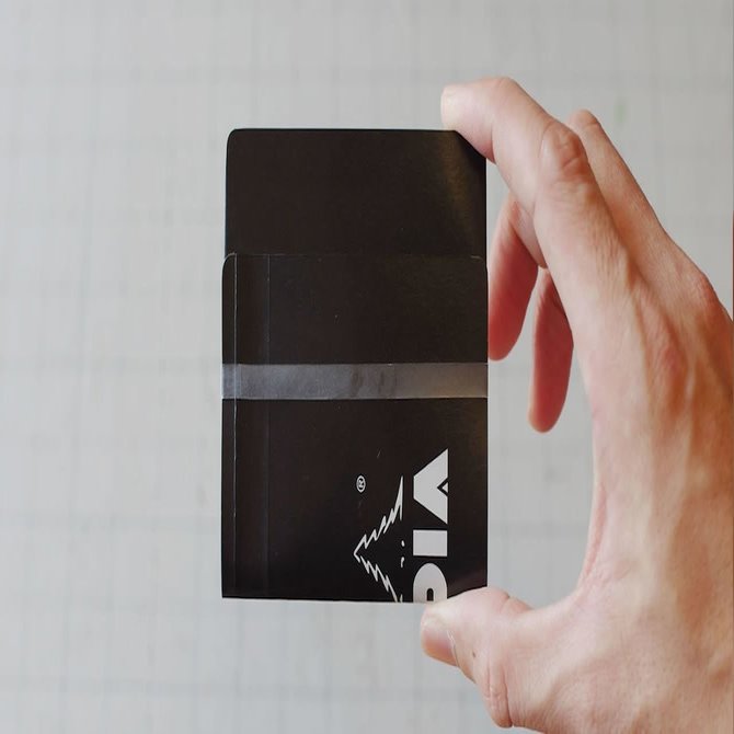 紙のウォレットで、ポケットの中身も環境負荷もミニマムに｜山本堪