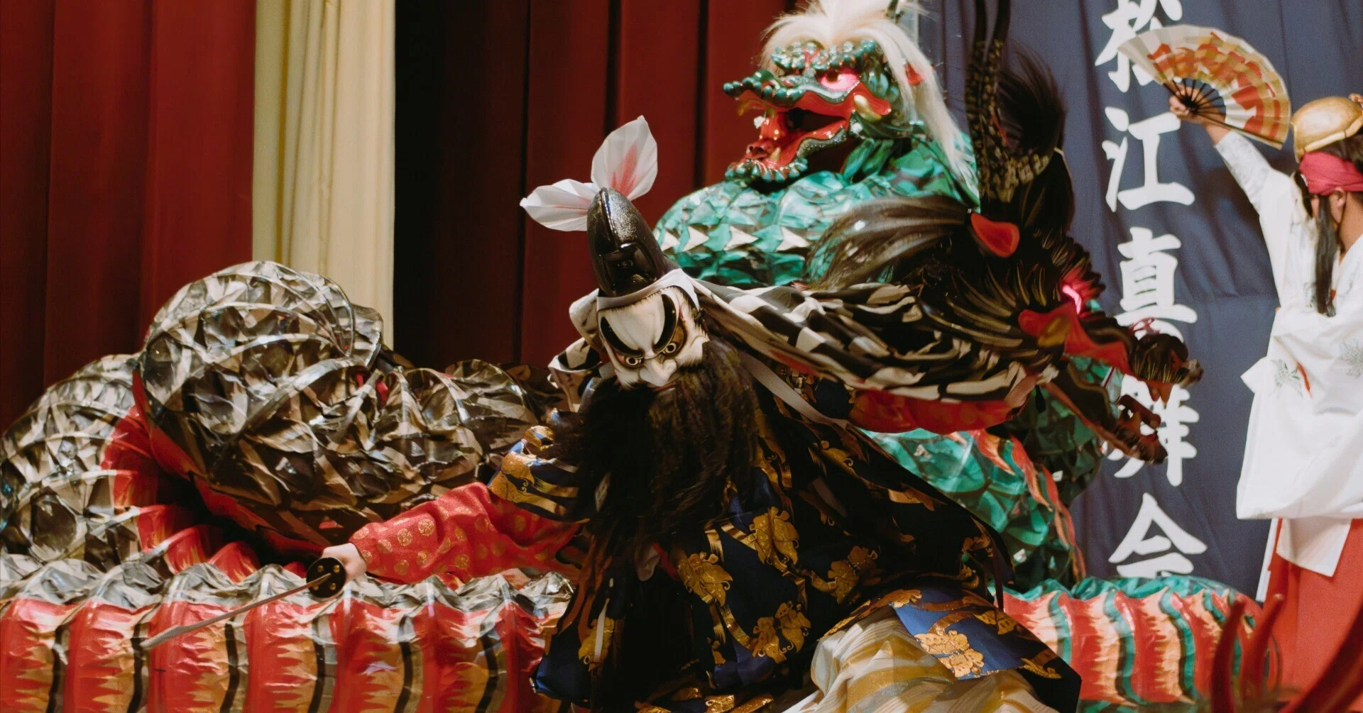 神楽面 蛇頭 ツノなし 石見神楽 大衆演劇 石見神楽」大迫力の大蛇も登場！松江真舞会・海士町公演レポート｜ない