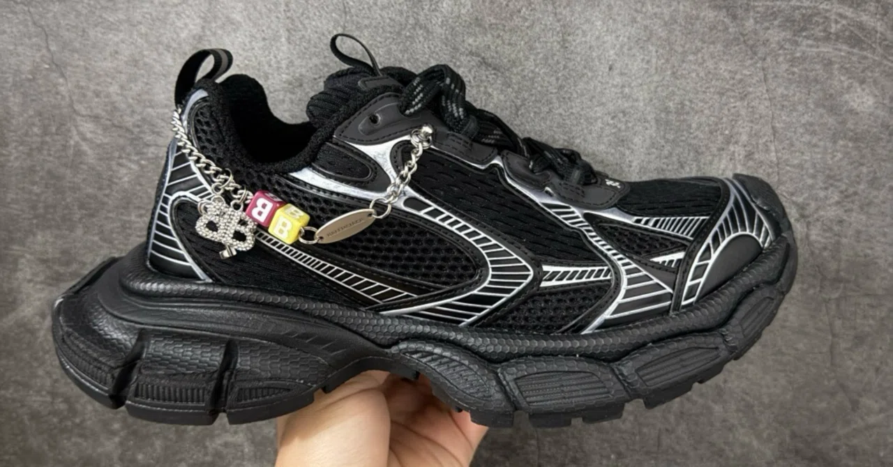 バレンシアガ チャーム付き 3XL スニーカー734731W3XCW1000｜Fog Kicks