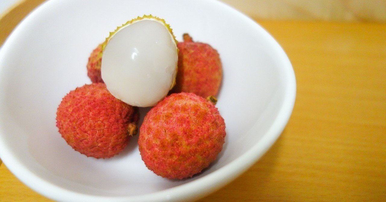 新鮮ライチ たくさん入った箱 toprktwr.jpg