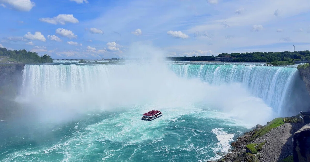 Travel Log Day 35 | Canada 🇨🇦 Niagara Falls | Crossing the Border on ...