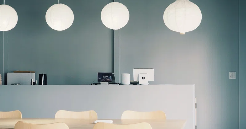 磯部温泉街で挑戦を続ける実業家 | hitoritoiro.cowork+cafe 依田社長
