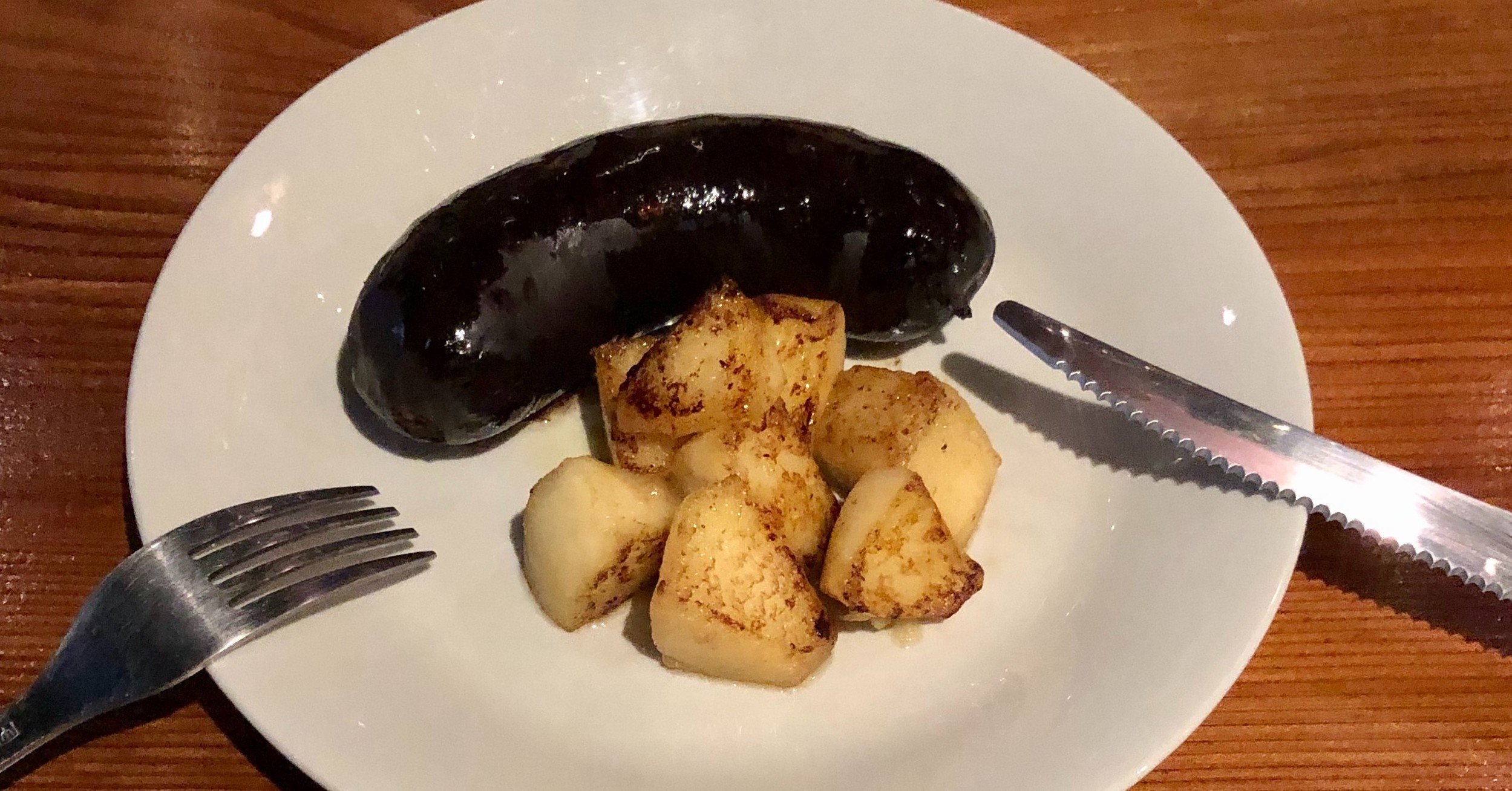 下北沢のナチュラルワインで立ち飲みと美味しい食べ物 なんて美味しいブータンノワール Ran Note 下北沢のナチュラルワインで立ち飲みと美味しい食べ物 なんて美味しいブータンノワール Ran Note