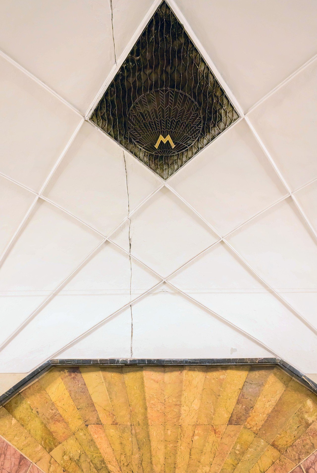 モスクワ地下鉄2号線アエロポルト(Аэропорт)|RITA Aless