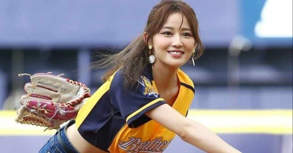 124 台湾美人 梁以辰 イボンヌ リァン さんが中信兄弟の始球式に登場 応援にも参加 丸武群 峮峮 チュンチュン 応援note Note