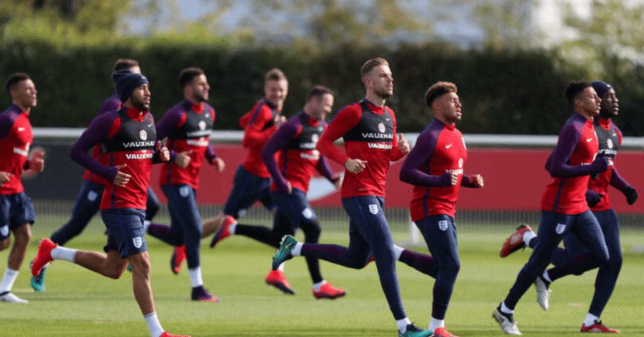 サッカーにおけるパフォーマンスの決定因子 有酸素性持久力は 試合中の選手の走行距離 ボールの支配時間 スプリント回数は正の相関がある 中島 裕之 Hiroyuki Nakajima Note サッカーにおけるパフォーマンスの決定因子 有酸素性持久力は 試合中の選手の走行距離 ボールの支配時間 スプリント回数は正の相関がある 中島 裕之 Hiroyuki Nakajima Note