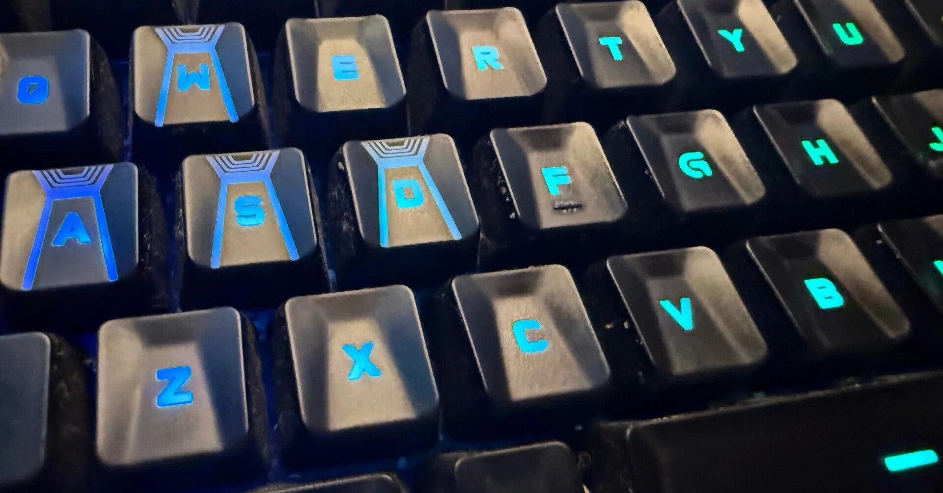 ちょうどいいロジクールのフルサイズキーボードが見つからない｜岩倉ゆう