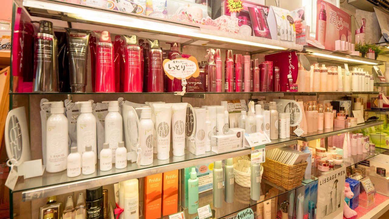 ライフボックス【南魚沼市六日町】化粧品販売/エステ/メイク