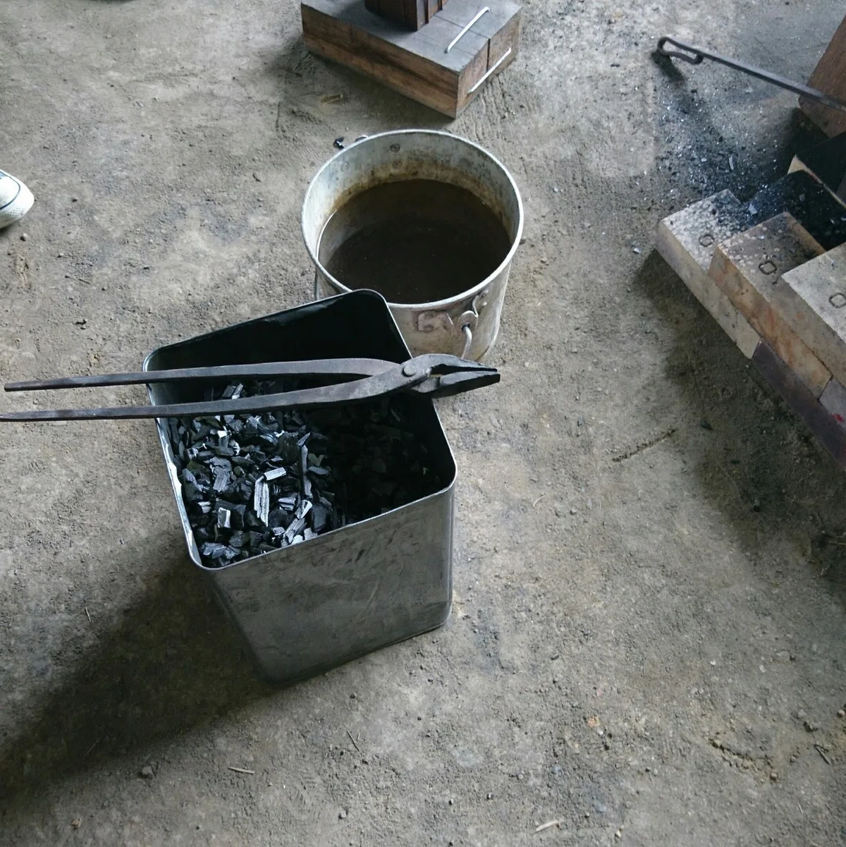 五寸釘がペーパーナイフに。|鉄家具と暮らす
