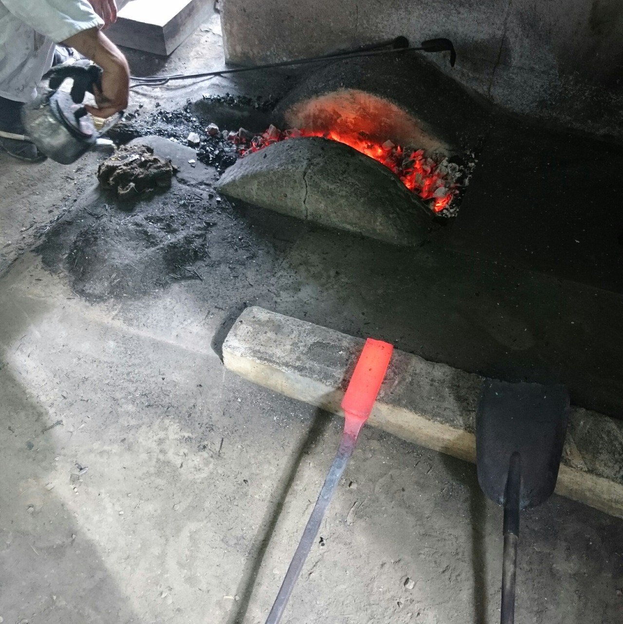 五寸釘がペーパーナイフに。｜鉄家具と暮らす