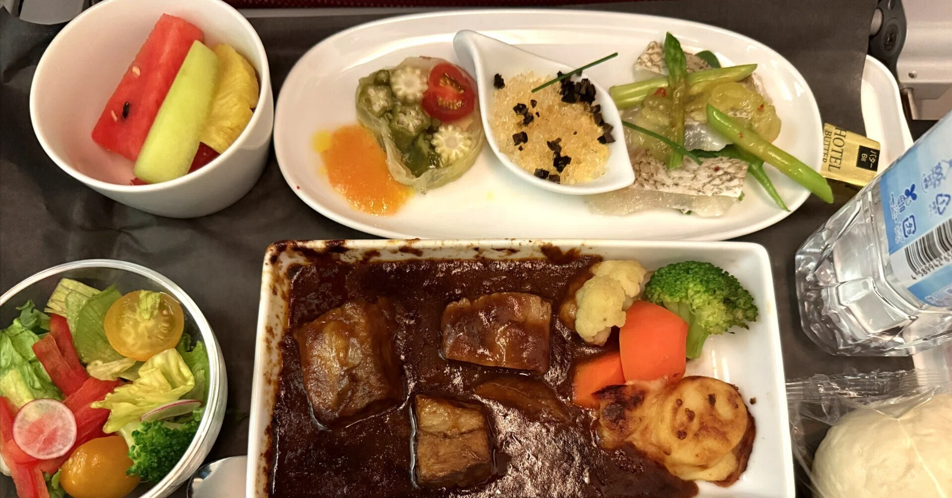 JAL有料機内食グレードアップサービスが非常に美味しかった。｜caico