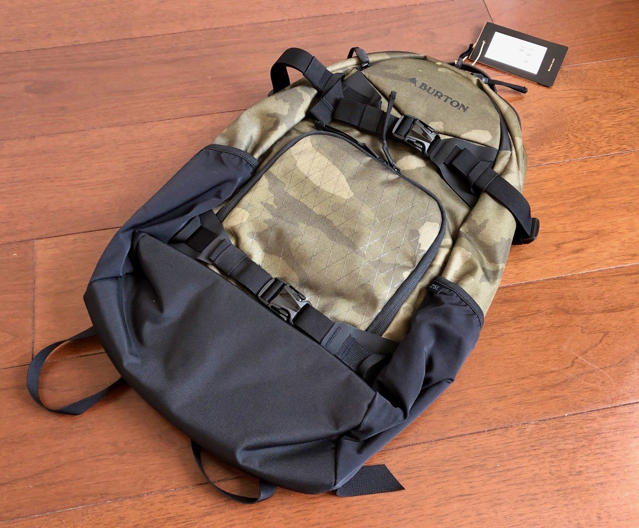 【極美品】BURTON バートン バックパック ライダース 24L スノボー スノボやアウトドア用の迷彩バックパックならBurton Rider's 25L