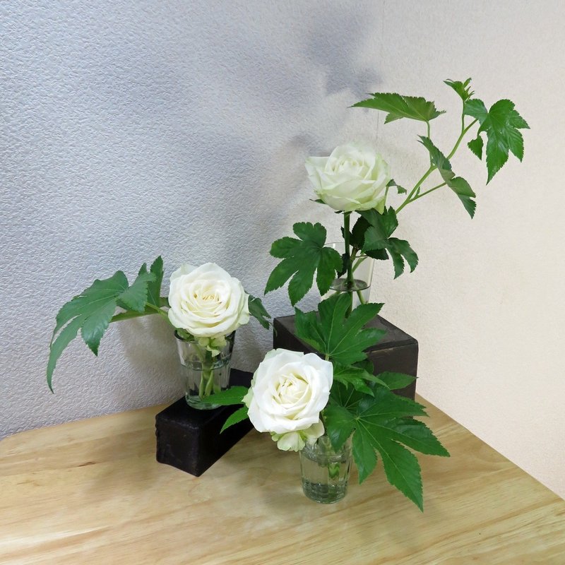 キイチゴの葉とバラのお花飾り 花と日々 Yas Note キイチゴの葉とバラのお花飾り 花と日々 Yas Note