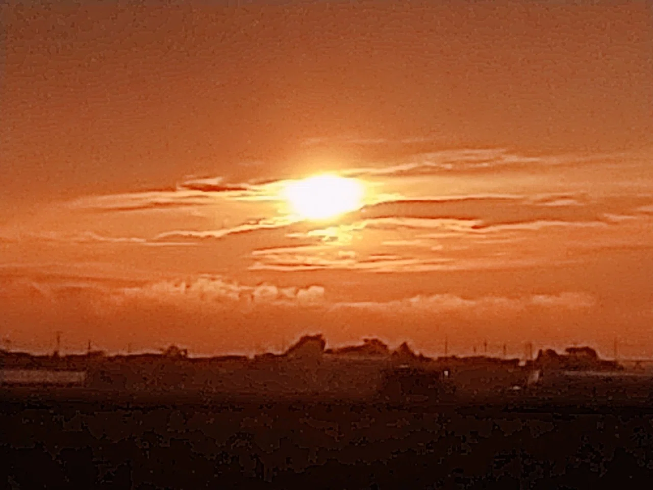 今日の夕焼け 昨日 虹の反対側を撮りたいなって想っていたら 早速そのチャンスが訪れました D 虹が出てるときは その反対側の太陽の やる気がすごい 夕陽に照らされて虹を見て走っていたら 山田スイッチ Note 今日の夕焼け 昨日 虹の反対側を撮りたいなって想っていたら 早速そのチャンスが訪れました D 虹が出てるときは その反対側の太陽の やる気がすごい 夕陽に照らされて虹を見て走っていたら 山田スイッチ Note