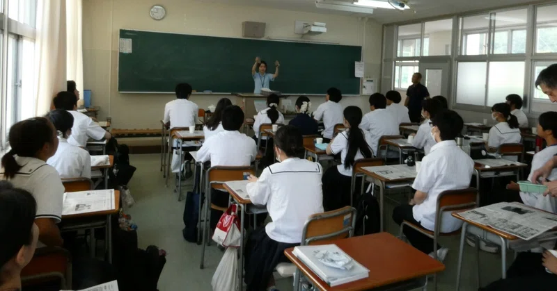【海南大成】まが玉づくり体験をしました。