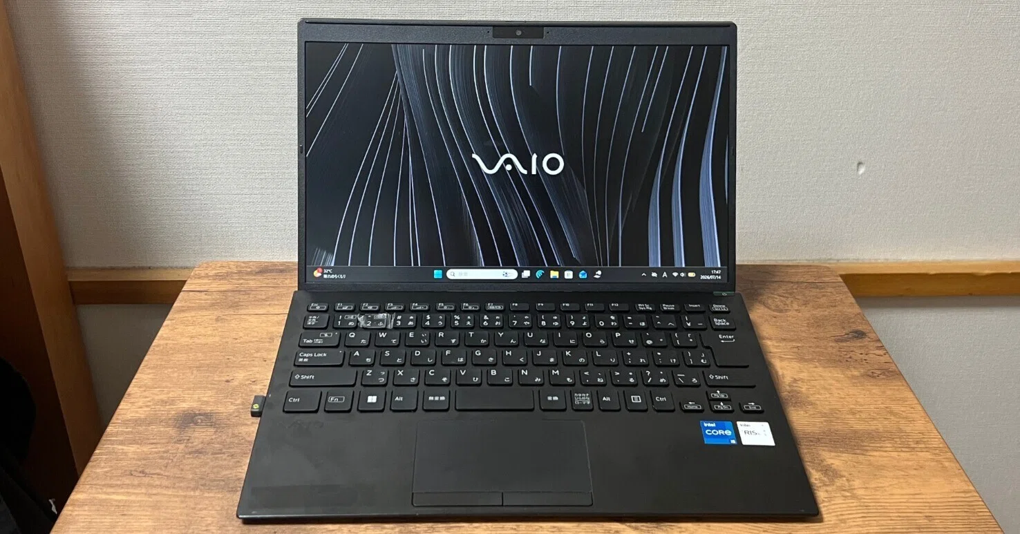 中古で買ったVAIO、今日届きました。キーボードの「2」が外れてる話