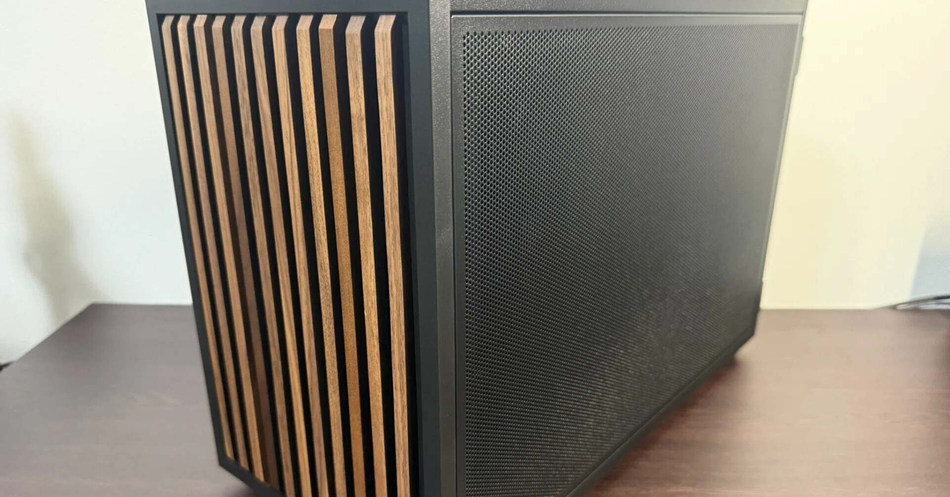 LIANLI B4-mATX WOOD オシャレなウッドパネルPCケースのレビュー｜ねこ