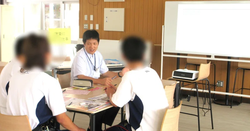 １・２年生対象　職業説明会の様子を紹介します