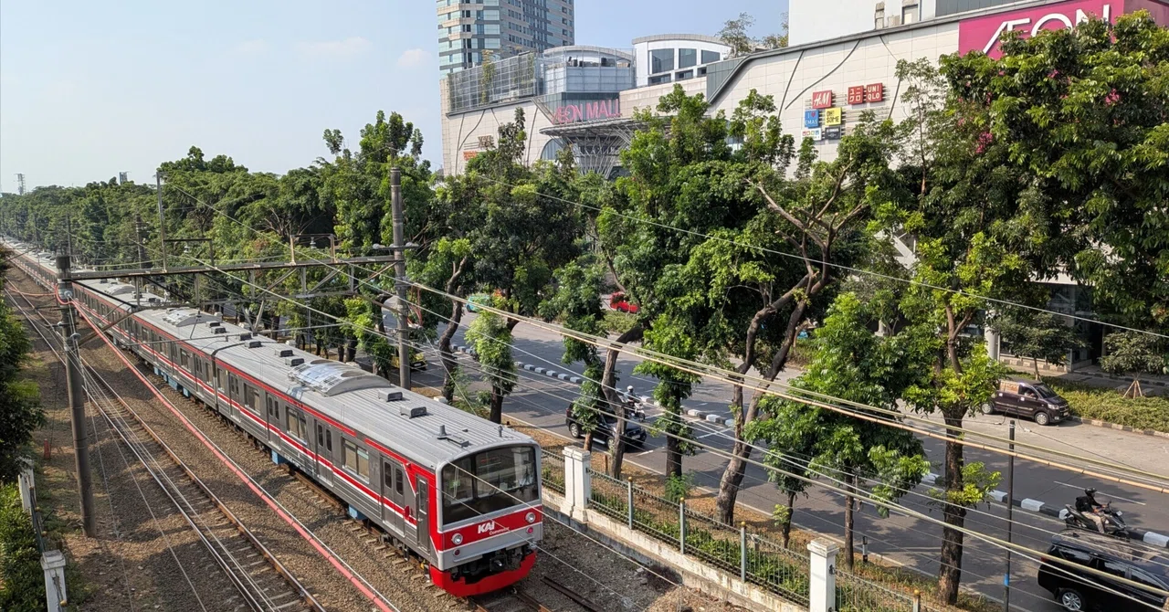 Flight Riding Train I Went Back to Jakarta, Indonesia, a City Where Used Japanese Trains ...