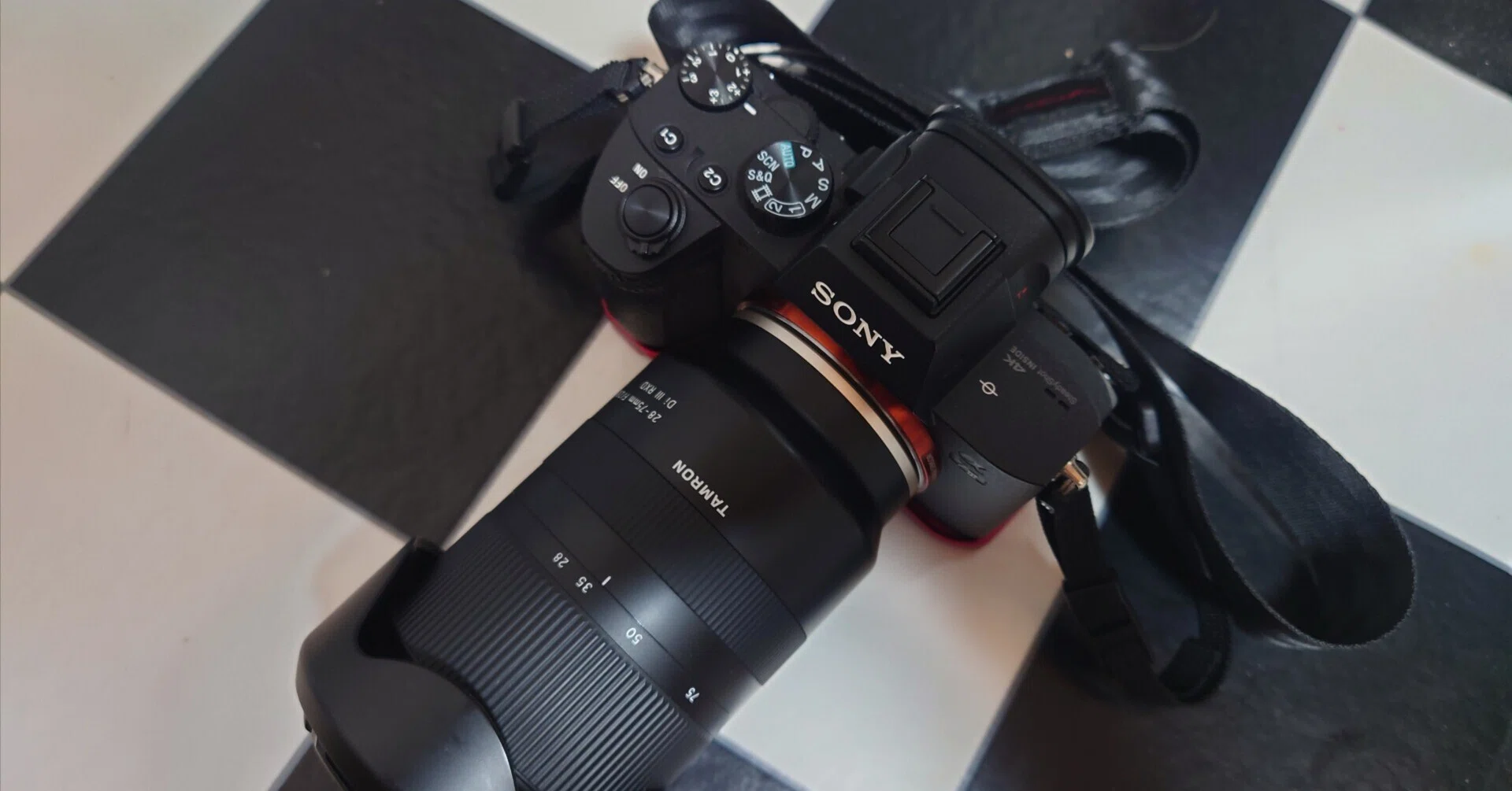 SONY Alpha α7III + Tamron 28-200バッテリー3個. SONY α7IIIと私｜sumorock