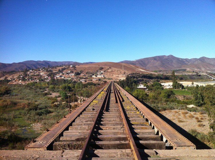 Limari valley, Chile ブドウ畑の近くにあった廃線路