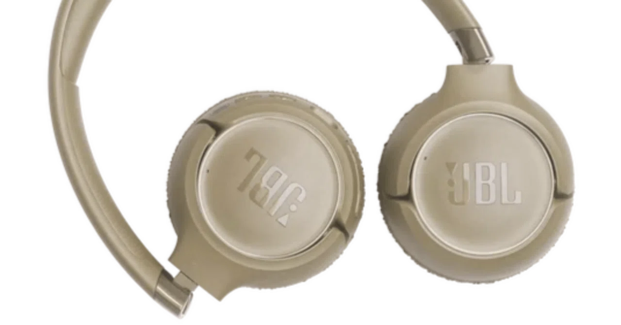 実機レビュー】164gの衝撃。JBL Tune 680NCは「重いヘッドホン」に疲れ