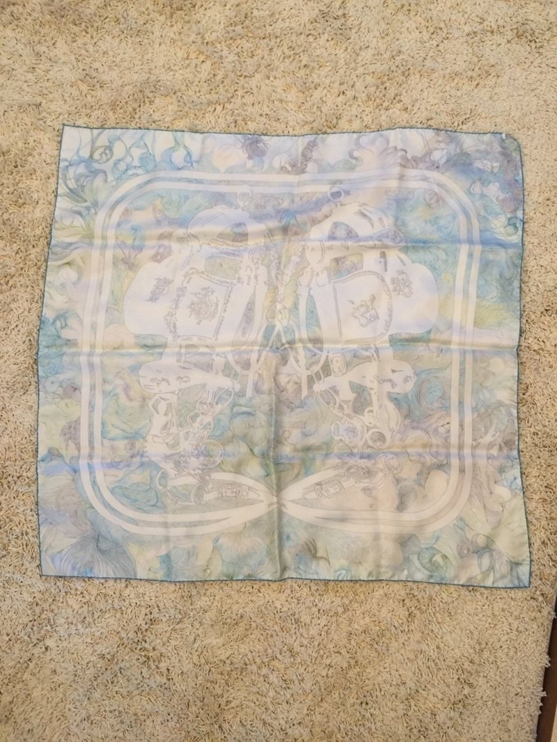 誰でも出来る スカーフをバッグに付けるオシャレな方法2つ ゆみな Note