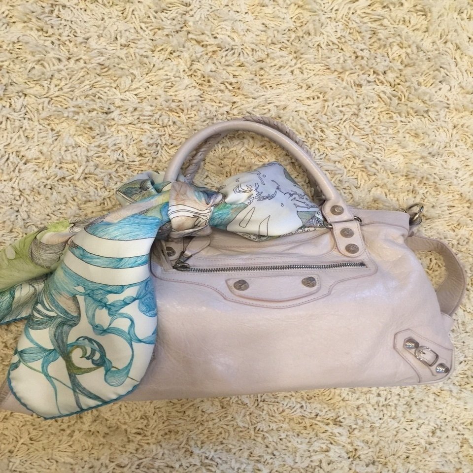 誰でも出来る スカーフをバッグに付けるオシャレな方法2つ ゆみな Note