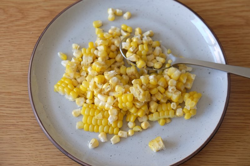 とうもろこしは生で食べるのが美味しいのか コーンサラダの作り方 樋口直哉 Travelingfoodlab Note