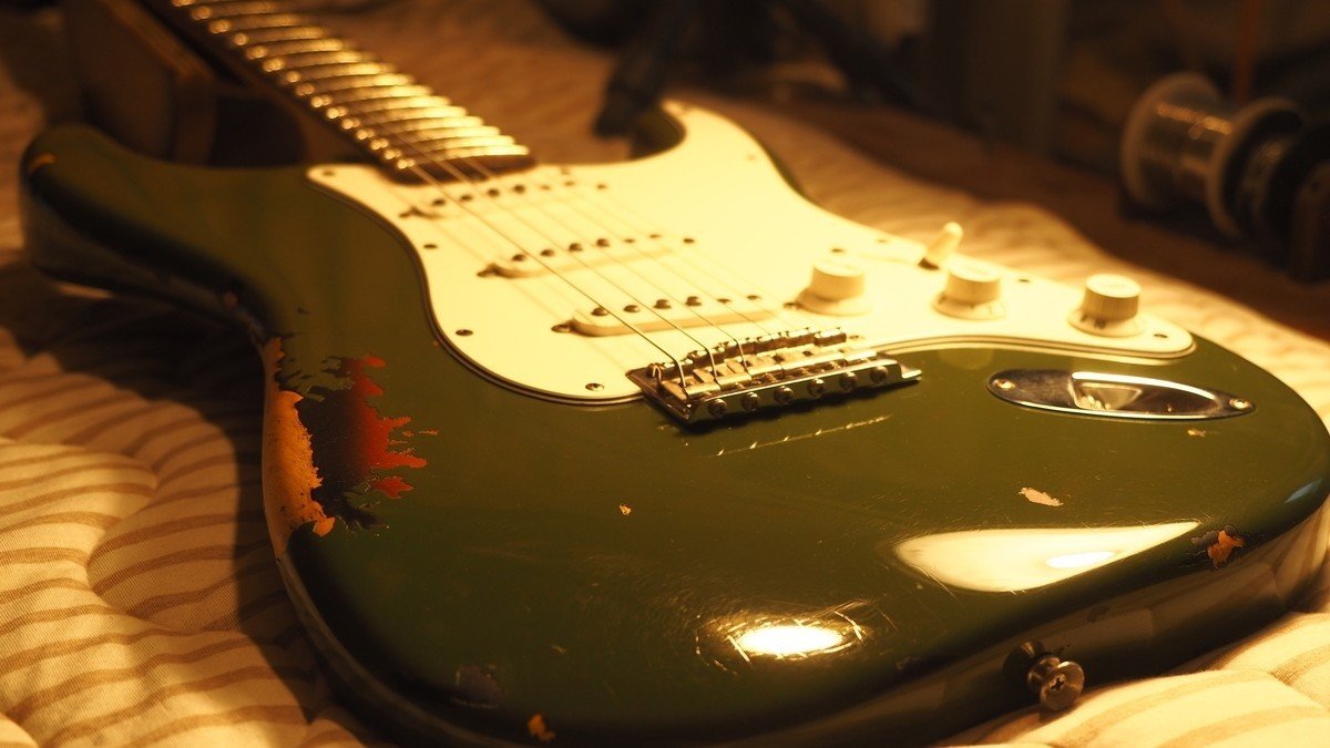 ペリペリ剥がれるレリック塗装（マルチレイヤー）｜Andy Andy bass&guitar