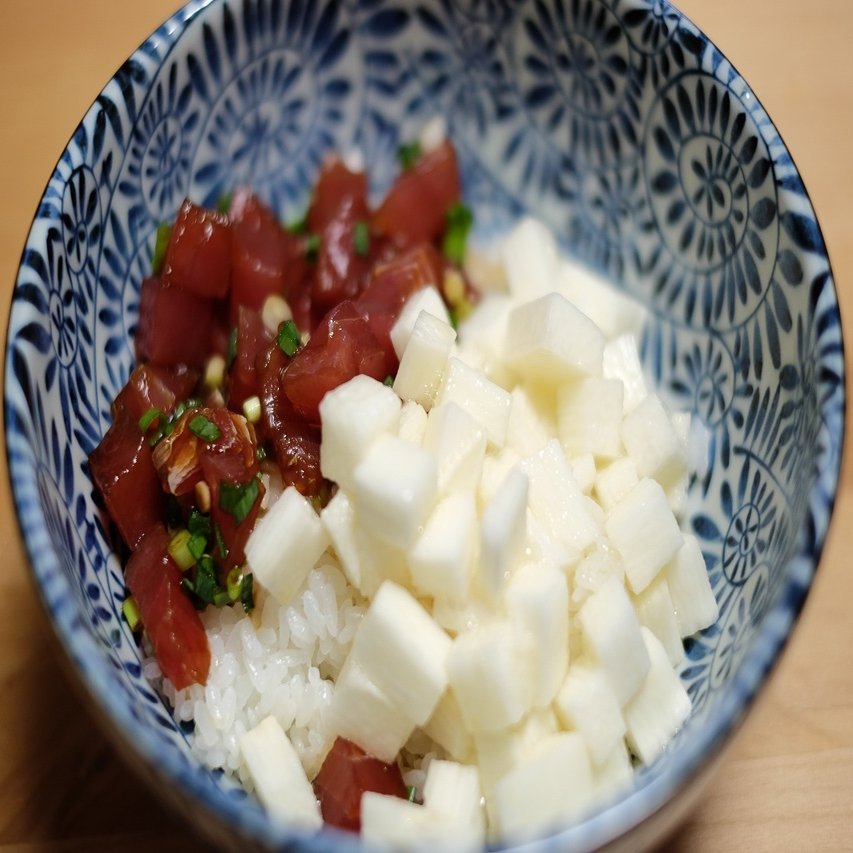 主役は山芋じゃなく マグロ です マグロ丼ですから ハタモト Note